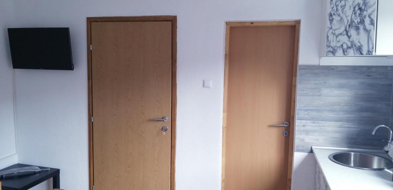 Studio Apartman Sajra คูเลนวาคูฟ ภายนอก รูปภาพ